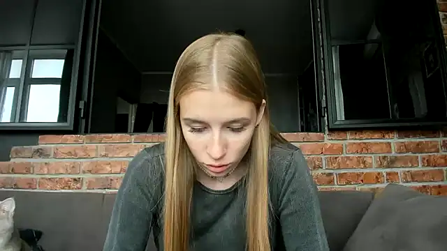 Snapshot of AnnNorriss chatting on October 2, 2025, 10:07 am AnnNorriss online show from October 2, 2025, 10:07 am