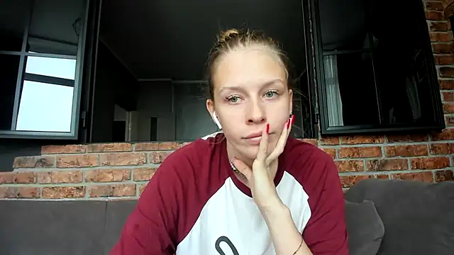 Snapshot of AnnNorriss chatting on October 7, 2025, 9:32 am AnnNorriss online show from October 7, 2025, 9:32 am