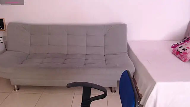 emily-777 online show from December 5, 2025, 6:28 pm