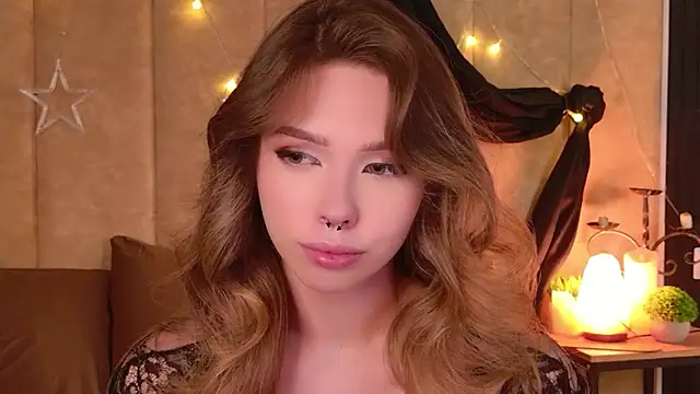 Snapshot of Sierra_Fane chatting on April 13, 2026, 11:03 am Sierra Fane online show from April 13, 2026, 11:03 am
