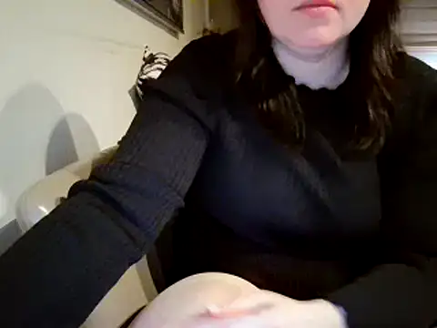 KamillaLaLove online show from February 28, 2025, 9:44 pm