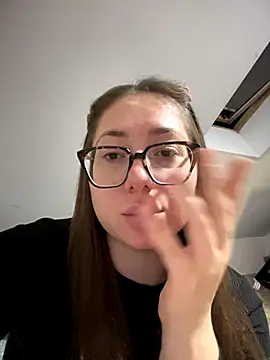 May Alisa online show from September 28, 2025, 6:59 pm