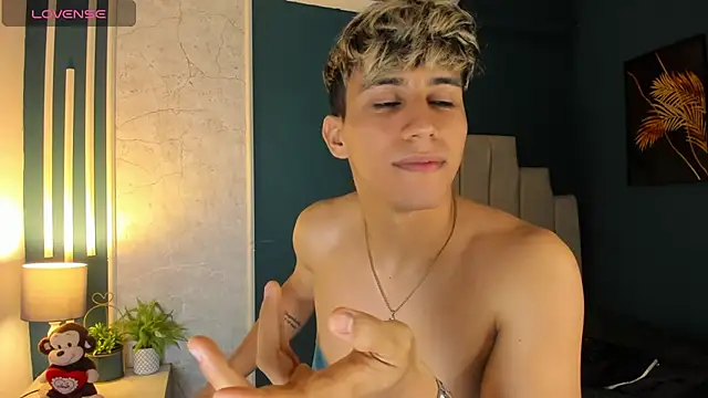 Allex Cano online show from March 8, 2025, 6:32 am