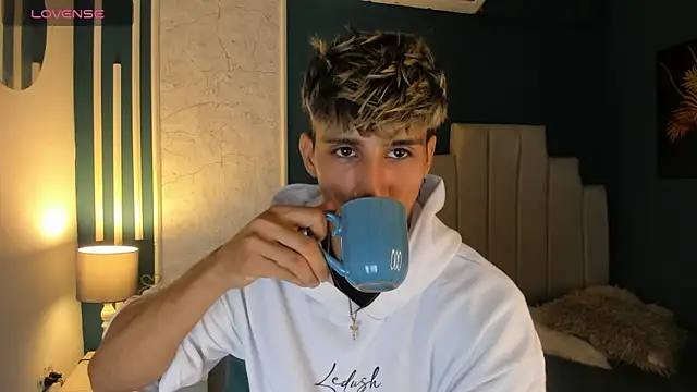 Allex Cano online show from March 5, 2025, 3:08 am