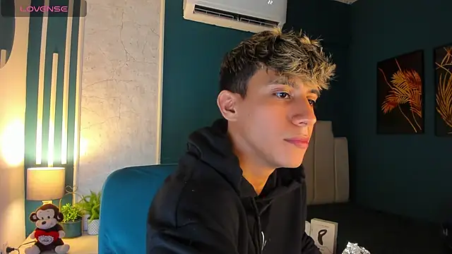 Allex Cano online show from March 10, 2025, 3:45 am