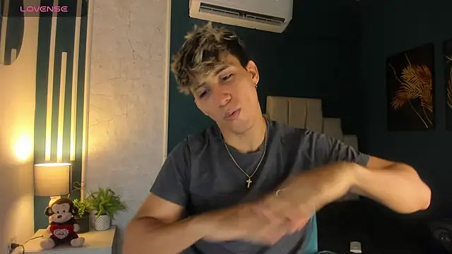 Allex Cano online show from March 11, 2025, 3:25 am