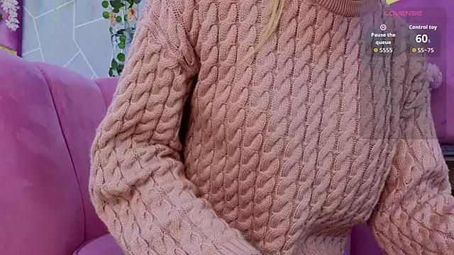 EmmyCortez online show from October 6, 2025, 11:55 am