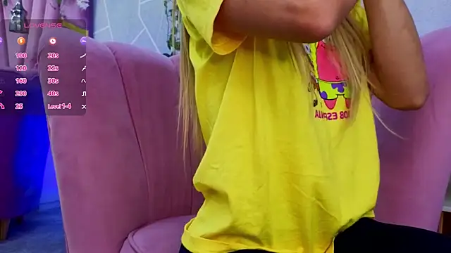 EmmyCortez online show from October 3, 2025, 11:45 am