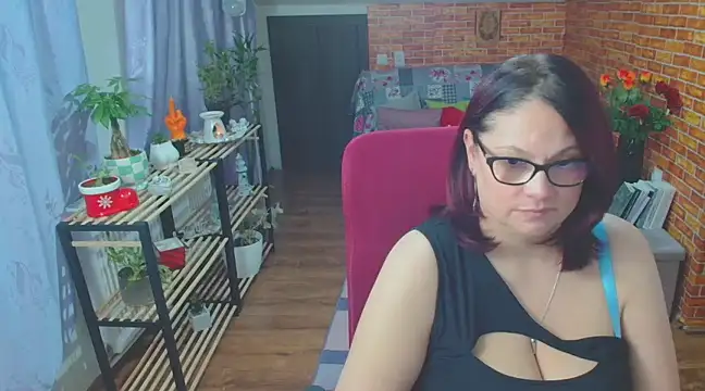 Snapshot of like2knowyou chatting on February 23, 2025, 9:05 pm like2knowyou online show from February 23, 2025, 9:05 pm