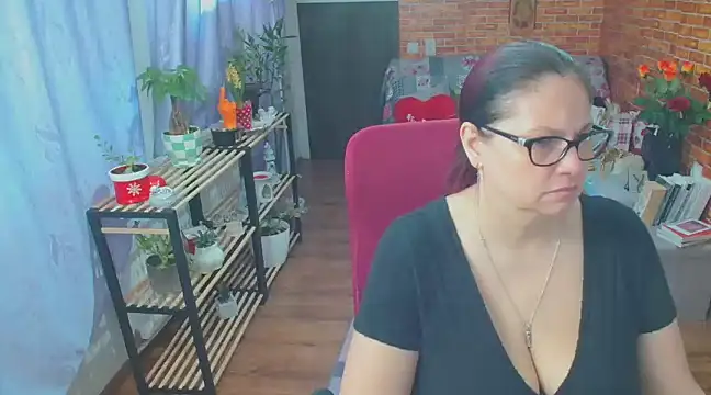 Snapshot of like2knowyou chatting on March 5, 2025, 11:17 am like2knowyou online show from March 5, 2025, 11:17 am