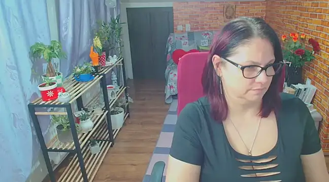 Snapshot of like2knowyou chatting on March 3, 2025, 8:32 pm like2knowyou online show from March 3, 2025, 8:32 pm