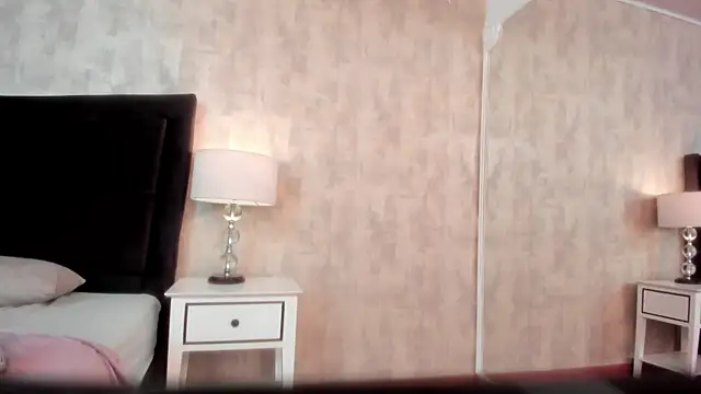 Snapshot of NahomyCarther chatting on November 15, 2025, 4:49 am NahomyCarther online show from November 15, 2025, 4:49 am