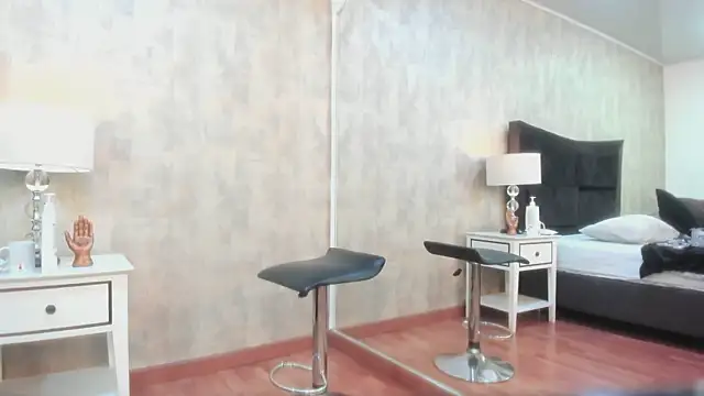 Snapshot of NahomyCarther chatting on November 19, 2025, 3:28 am NahomyCarther online show from November 19, 2025, 3:28 am