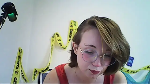 Snapshot of Elise_Nyx chatting on November 22, 2025, 3:11 pm Elise Nyx online show from November 22, 2025, 3:11 pm