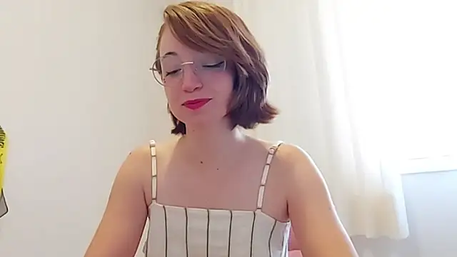 Snapshot of Elise_Nyx chatting on December 4, 2025, 1:21 pm Elise Nyx online show from December 4, 2025, 1:21 pm