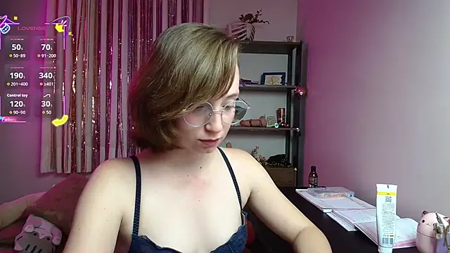 Snapshot of Elise_Nyx chatting on January 16, 2026, 5:06 pm Elise Nyx online show from January 16, 2026, 5:06 pm