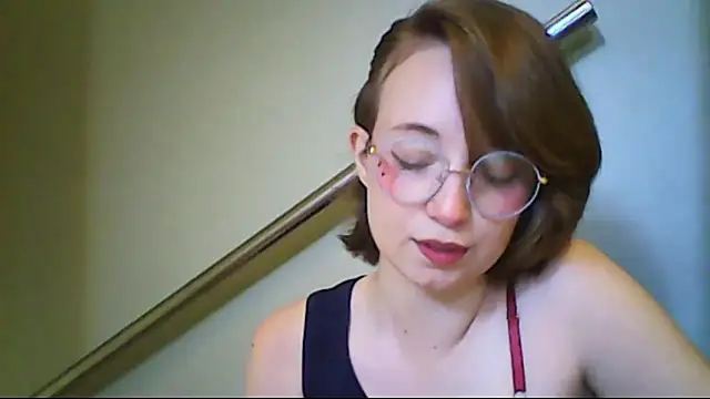 Snapshot of Elise_Nyx chatting on November 26, 2025, 12:49 pm Elise Nyx online show from November 26, 2025, 12:49 pm