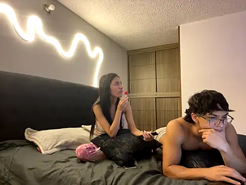 Snapshot of DesireLuxe chatting on October 4, 2025, 7:54 am DesireLuxe online show from October 4, 2025, 7:54 am