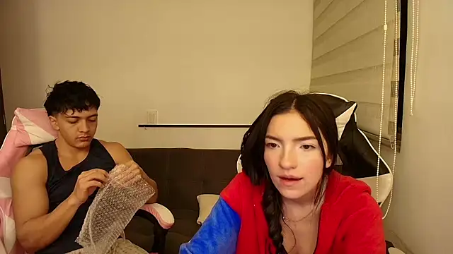 Snapshot of DesireLuxe chatting on November 26, 2025, 7:19 am DesireLuxe online show from November 26, 2025, 7:19 am