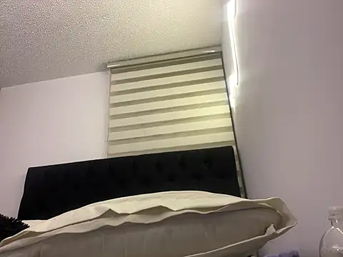 Snapshot of DesireLuxe chatting on March 10, 2025, 4:49 am DesireLuxe online show from March 10, 2025, 4:49 am