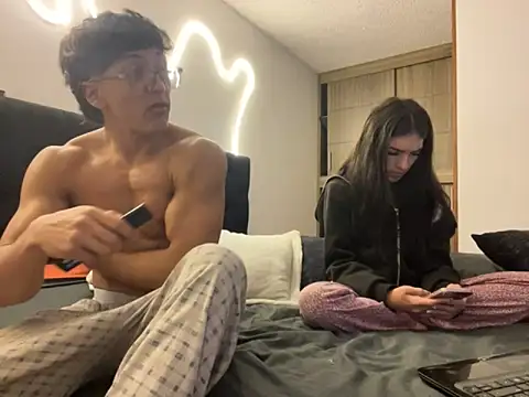 Snapshot of DesireLuxe chatting on October 14, 2025, 7:42 am DesireLuxe online show from October 14, 2025, 7:42 am