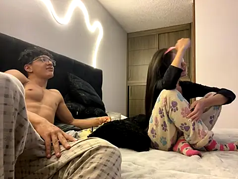 Snapshot of DesireLuxe chatting on October 1, 2025, 5:56 am DesireLuxe online show from October 1, 2025, 5:56 am