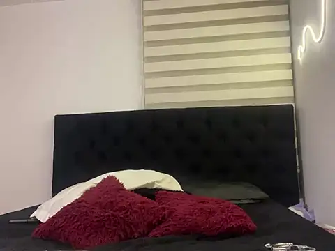 Snapshot of DesireLuxe chatting on March 16, 2025, 5:36 am DesireLuxe online show from March 16, 2025, 5:36 am