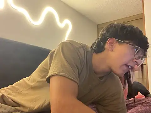 Snapshot of DesireLuxe chatting on October 7, 2025, 5:19 am DesireLuxe online show from October 7, 2025, 5:19 am