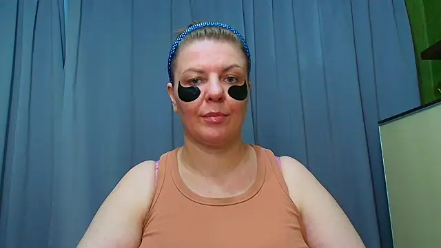 Snapshot of VeronikawGold chatting on May 7, 2026, 10:24 pm VeronikawGold online show from May 7, 2026, 10:24 pm