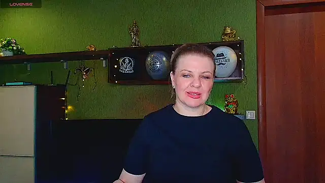 Snapshot of VeronikawGold chatting on February 28, 2026, 12:27 pm VeronikawGold online show from February 28, 2026, 12:27 pm