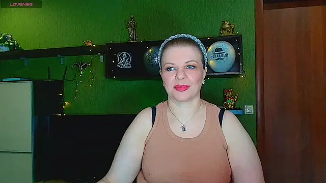 Snapshot of VeronikawGold chatting on February 28, 2026, 12:21 am VeronikawGold online show from February 28, 2026, 12:21 am