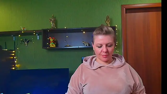 Snapshot of VeronikawGold chatting on April 29, 2026, 7:53 pm VeronikawGold online show from April 29, 2026, 7:53 pm
