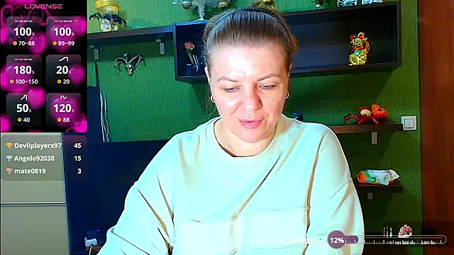 Snapshot of VeronikawGold chatting on December 14, 2025, 8:58 pm VeronikawGold online show from December 14, 2025, 8:58 pm