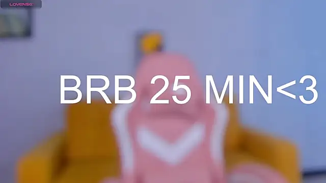 KristinMoore online show from March 18, 2025, 12:17 pm