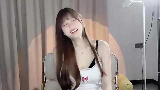 Snapshot of Annnnqi-77 chatting on March 12, 2025, 10:16 am Annnnqi-77 online show from March 12, 2025, 10:16 am