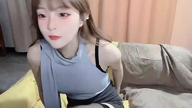 Snapshot of Annnnqi-77 chatting on March 5, 2025, 7:16 am Annnnqi-77 online show from March 5, 2025, 7:16 am