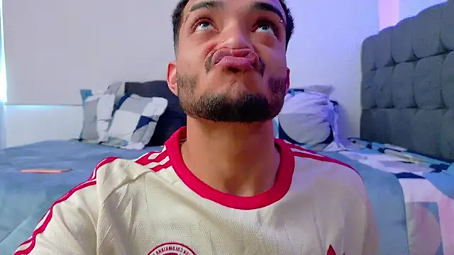 eross chipre  online show from February 9, 2026, 8:40 pm