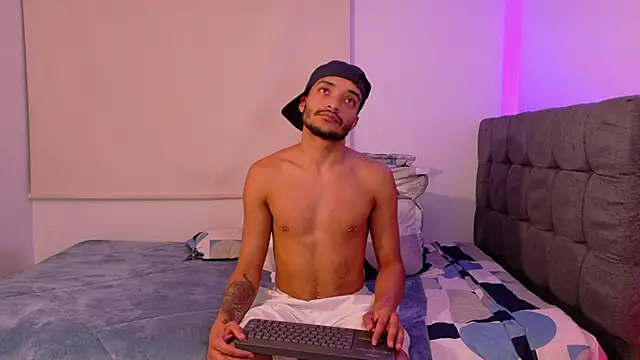 eross chipre  online show from February 3, 2026, 6:40 am