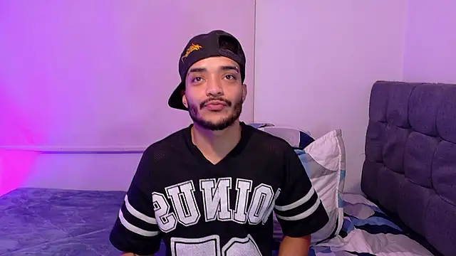 eross chipre  online show from February 24, 2026, 4:02 am