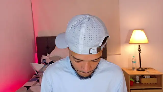 eross chipre  online show from April 3, 2026, 3:13 am