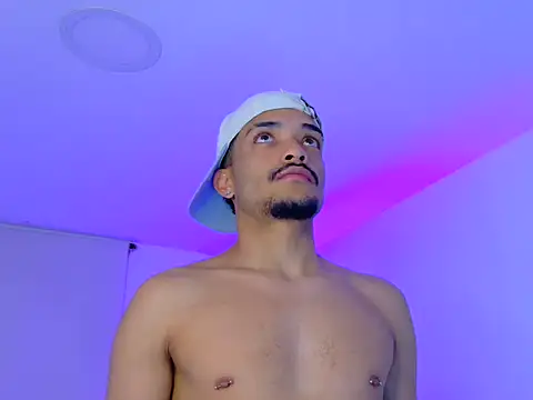 eross chipre  online show from November 21, 2025, 10:42 pm