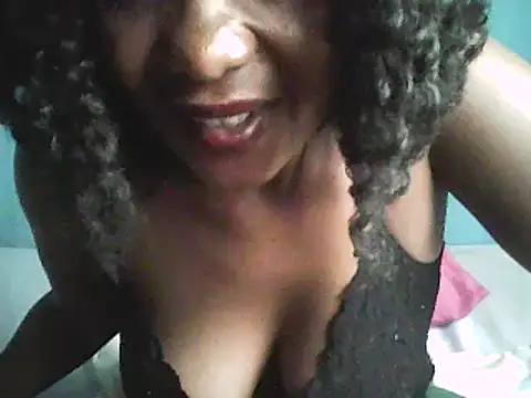 Snapshot of perfectionist chatting on March 4, 2025, 11:19 am perfectionist online show from March 4, 2025, 11:19 am