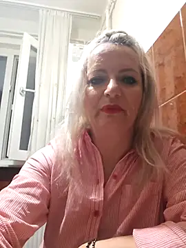 Snapshot of LadyTouch chatting on April 16, 2026, 6:52 pm LadyTouch online show from April 16, 2026, 6:52 pm