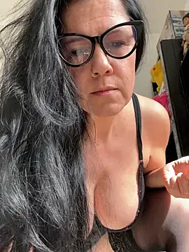 Snapshot of LadydeSade chatting on April 2, 2026, 12:45 pm LadydeSade online show from April 2, 2026, 12:45 pm