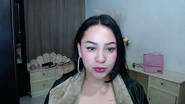 Snapshot of EngelCristaly chatting on November 9, 2025, 4:49 am EngelCristaly online show from November 9, 2025, 4:49 am