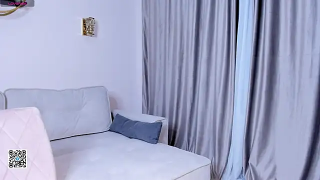 SunnivaCovil online show from March 17, 2025, 3:40 pm