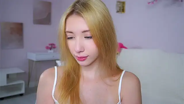 SunnivaCovil online show from February 1, 2026, 2:37 pm