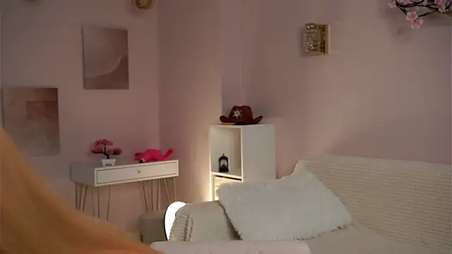 SunnivaCovil online show from April 5, 2026, 2:35 pm