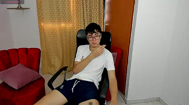 Snapshot of liam_orion chatting on February 22, 2025, 7:03 pm liam orion online show from February 22, 2025, 7:03 pm