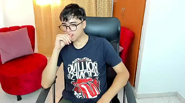 Snapshot of liam_orion chatting on February 28, 2025, 10:17 pm liam orion online show from February 28, 2025, 10:17 pm